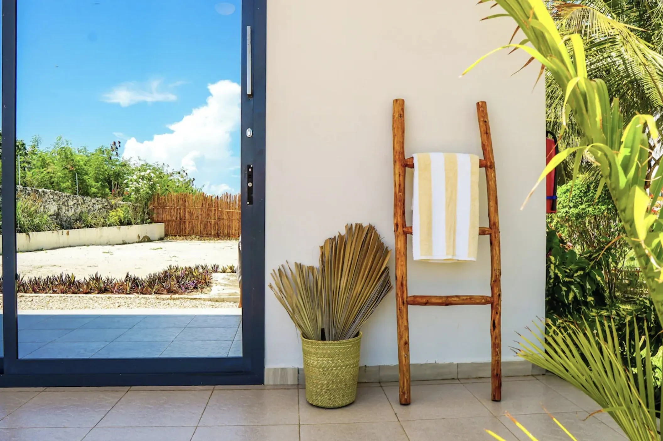 Deluxe Room, Balcony & Garden View at Raffia Boutique Hotel